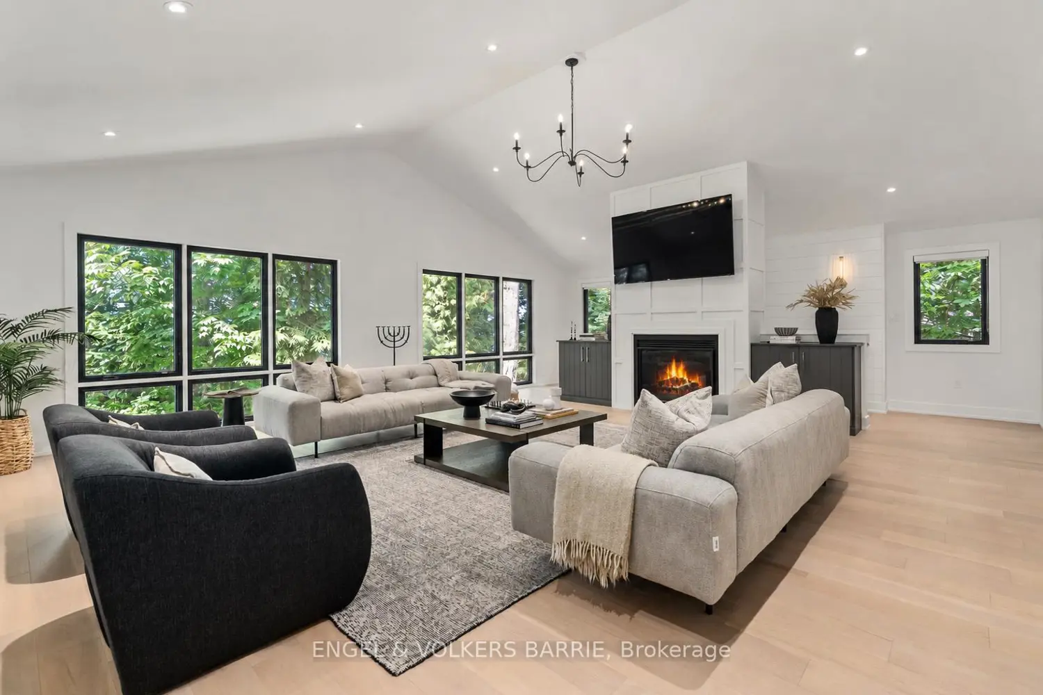 262 Trillium Place photo 5