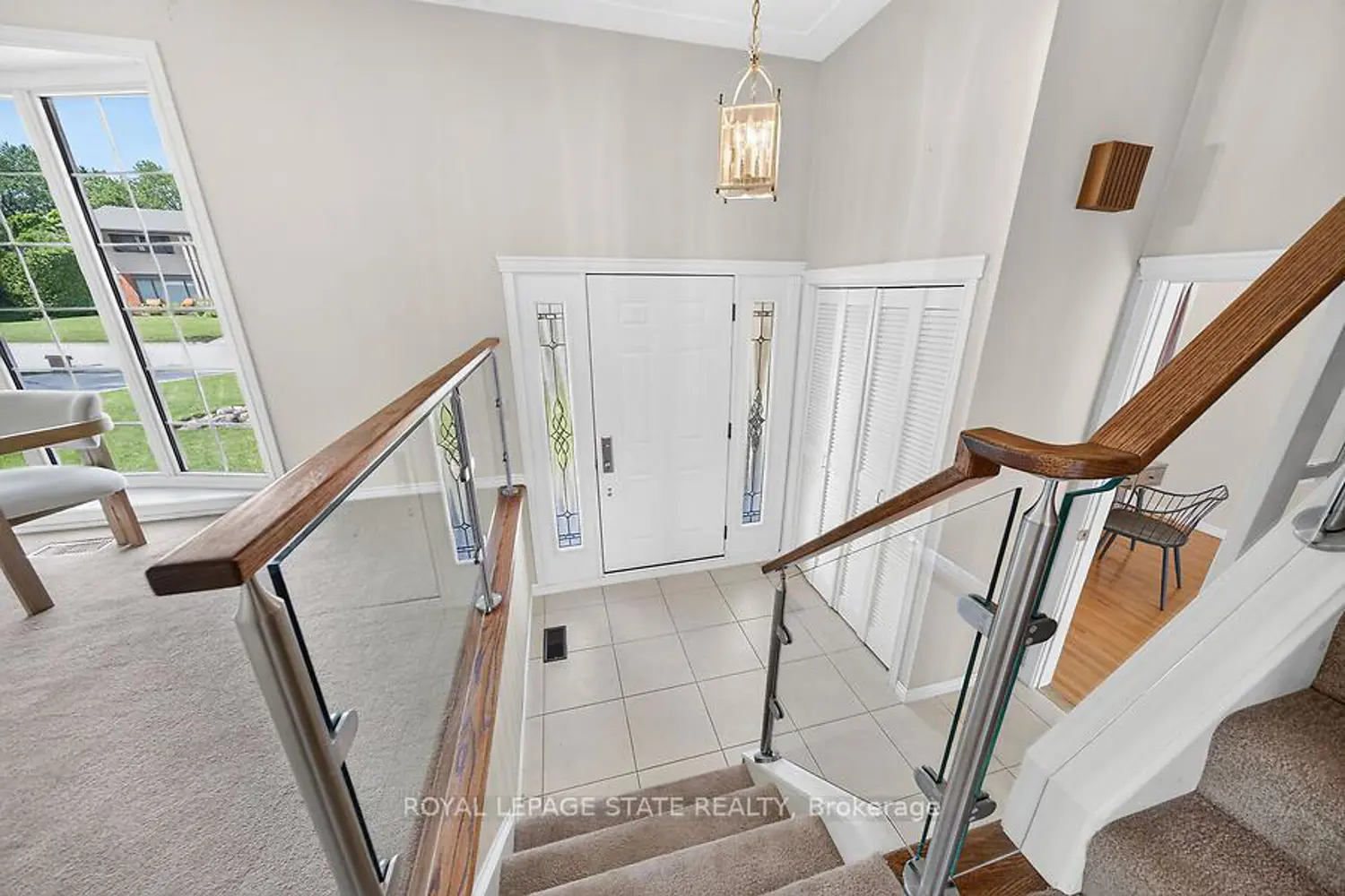 7 Elizabeth Court photo 2