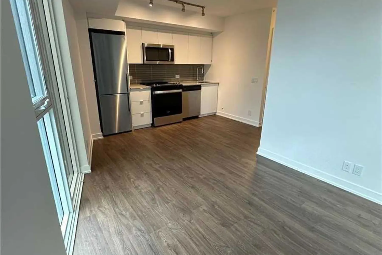 30 Tretti Way 509 photo 4