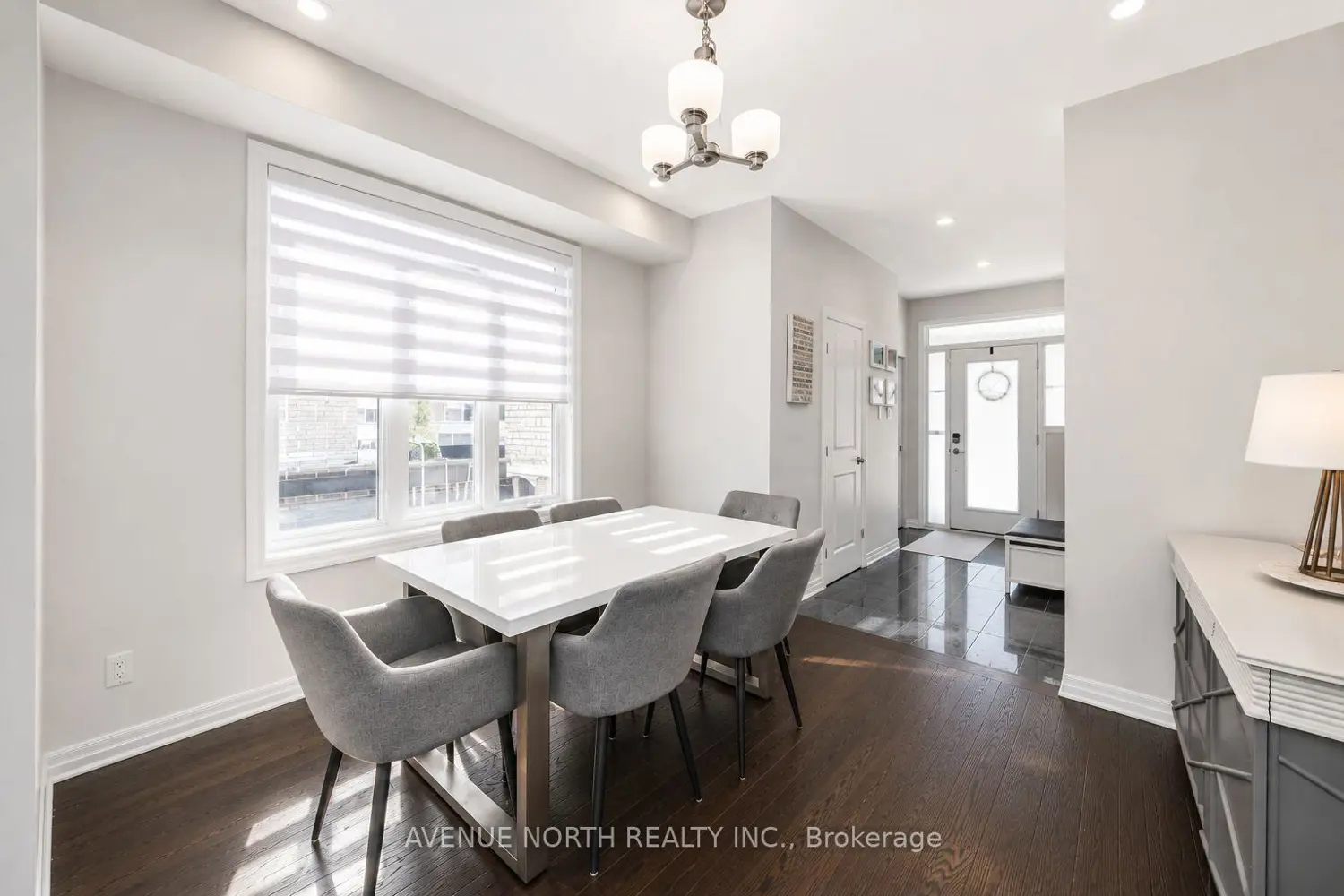 323 Lysander Place photo 2