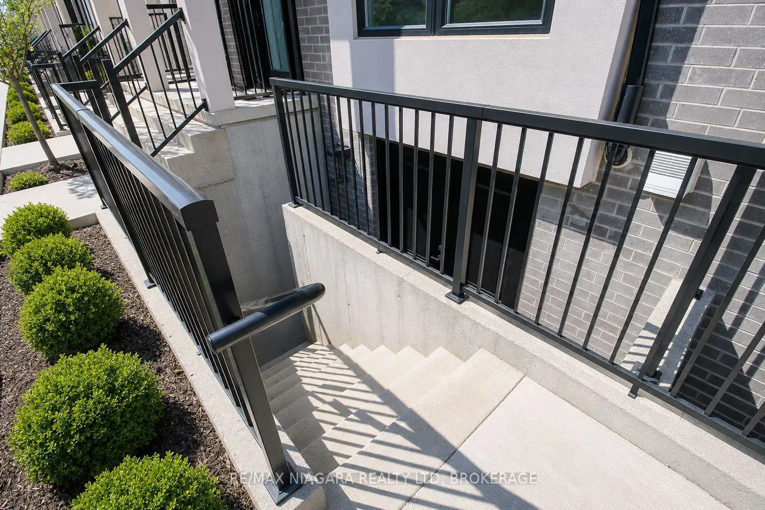 153 Summersides Boulevard photo 3