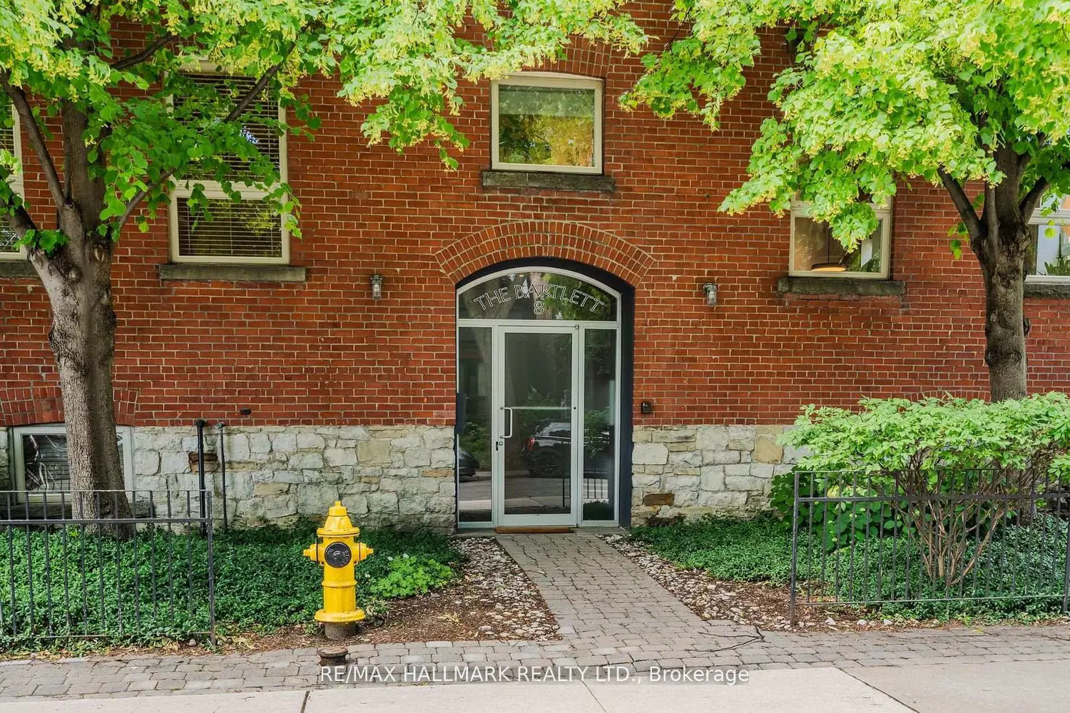 8 Bartlett Avenue 2 photo 2