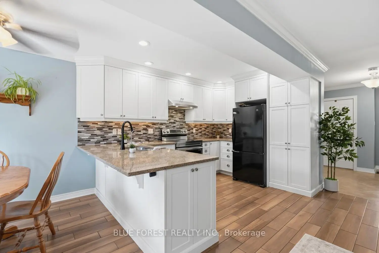 1367 Reardon Boulevard photo 4