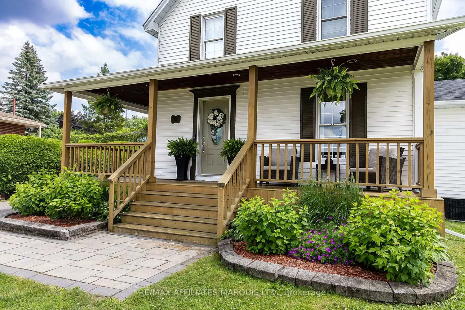 12 Broder Crescent photo 3