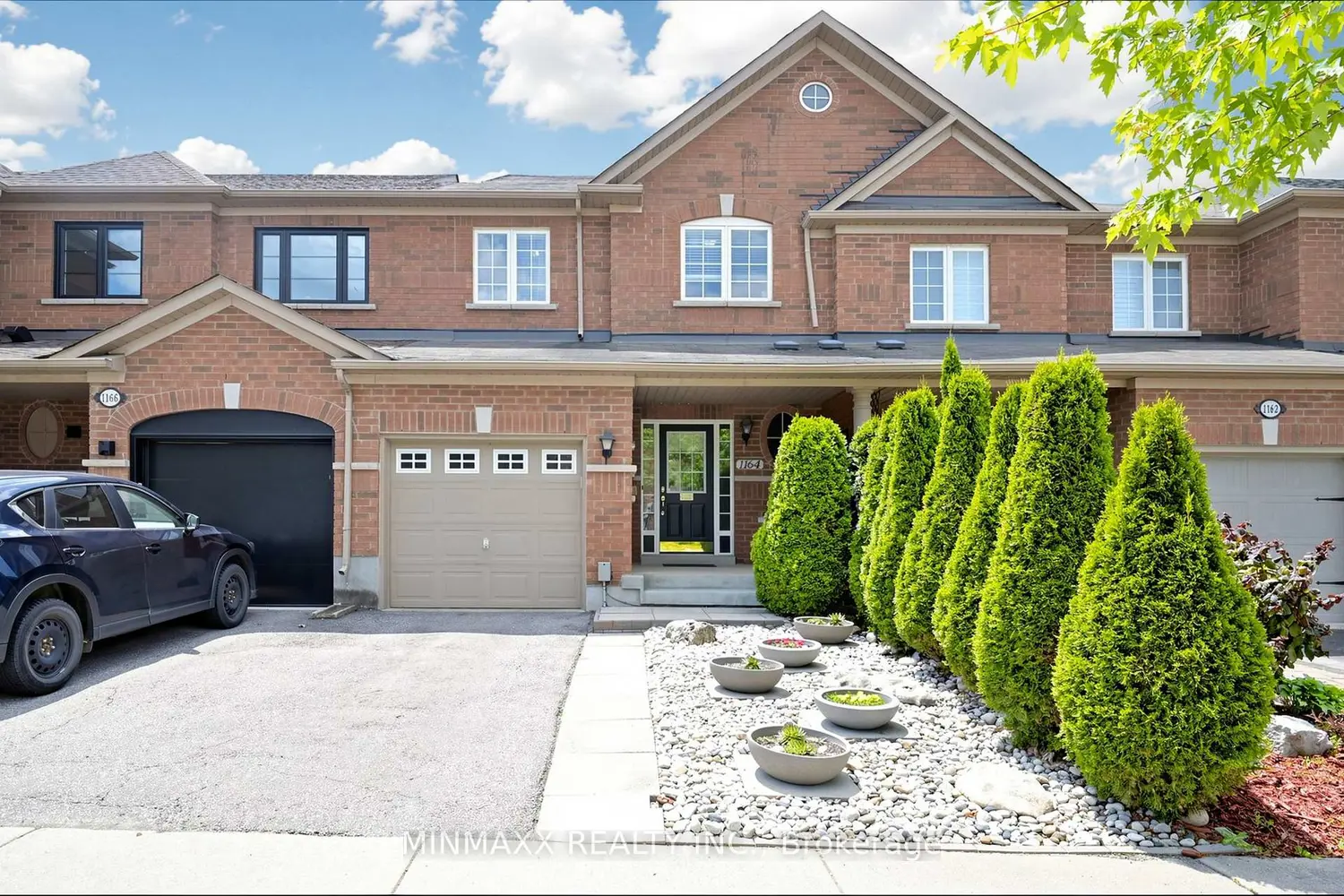 1164 Chapman Crescent