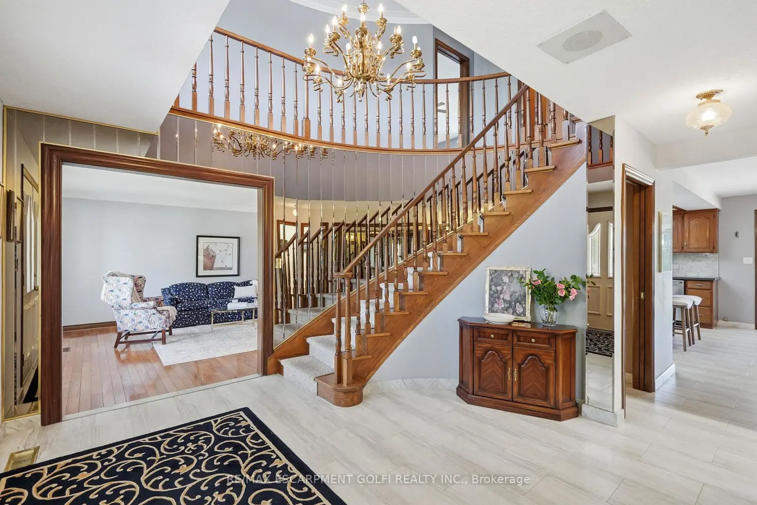 24 Renfrew Drive photo 2