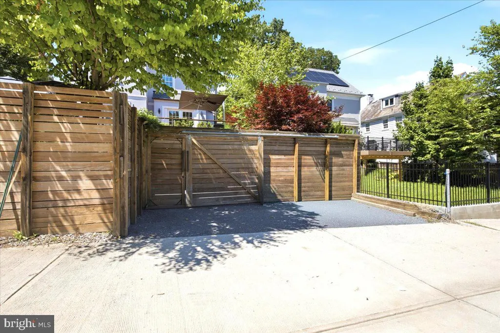 3708 Yuma Street NW, Washington, DC 20016