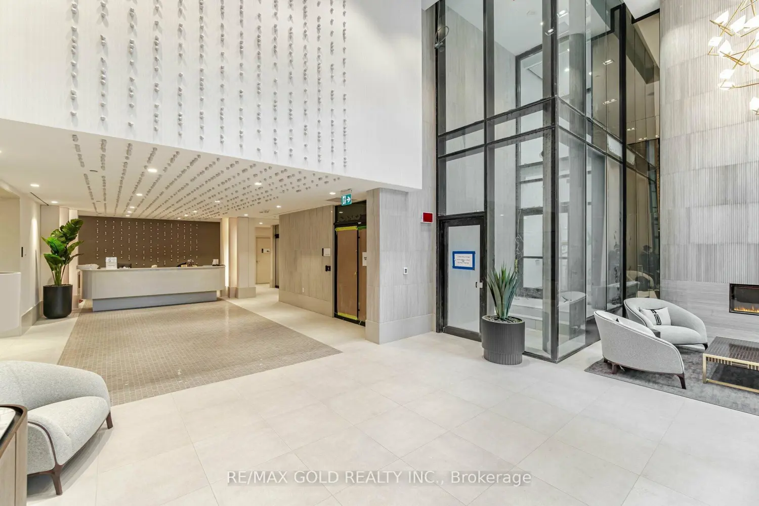 2020 Bathurst Street 216