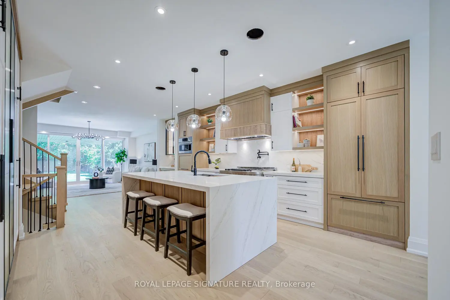 971 Filmandale Road photo 2