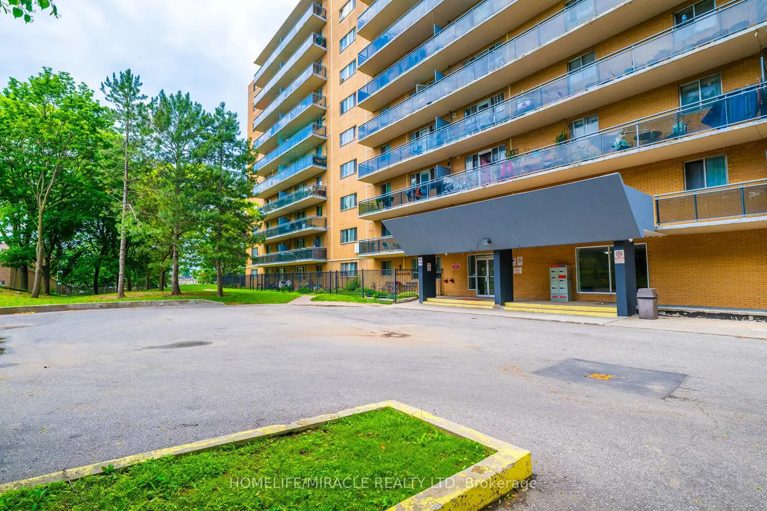 100 Dundalk Drive 707 photo 2