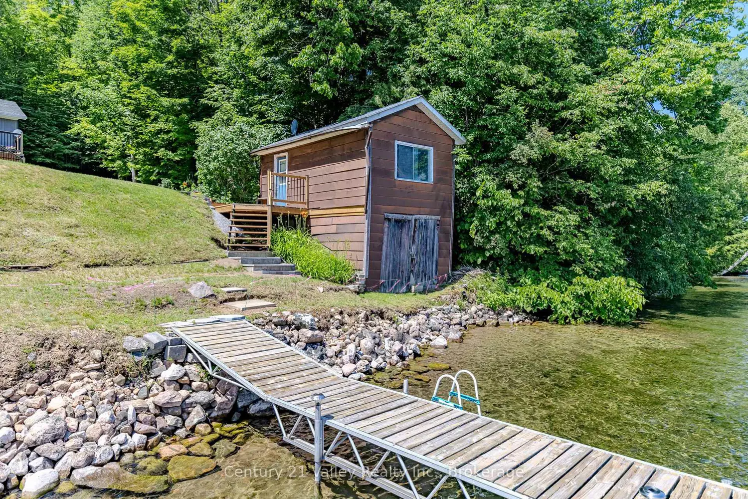 141 Mulberry Lane photo 4