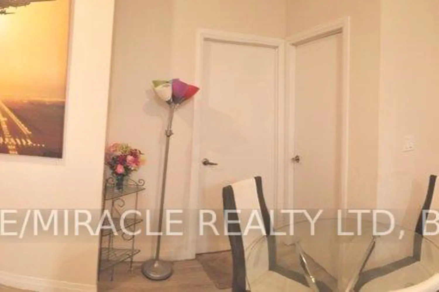 2152 Lawrence Avenue 105 photo 3
