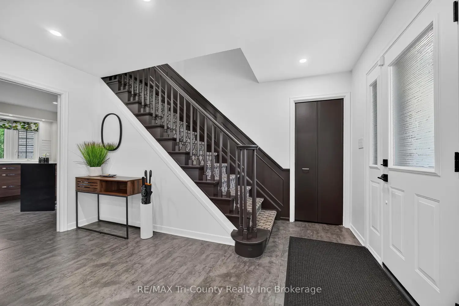25 Demeyere Avenue photo 3