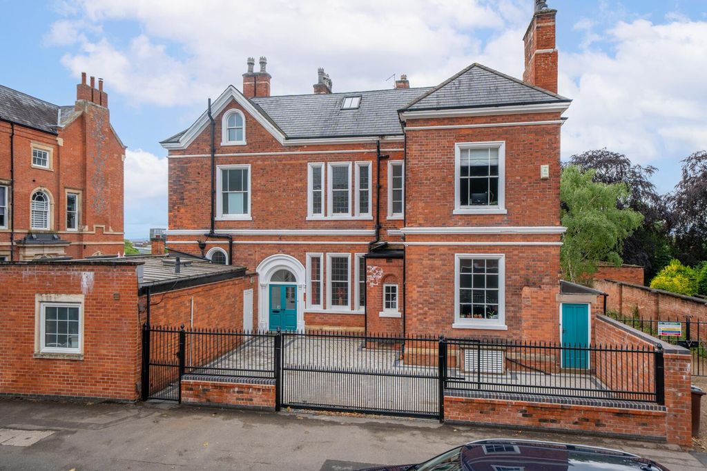 7 bed link detached house for saleLenton Road, The Park NG7