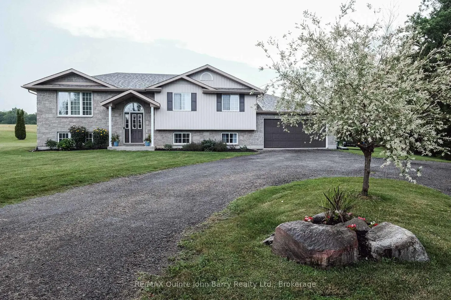16566 Highway 2 photo 2