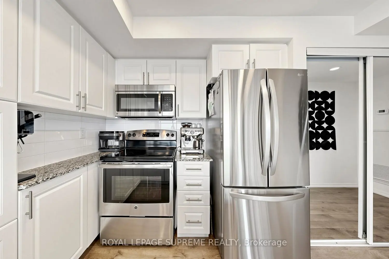830 Lawrence Avenue 2702 photo 4