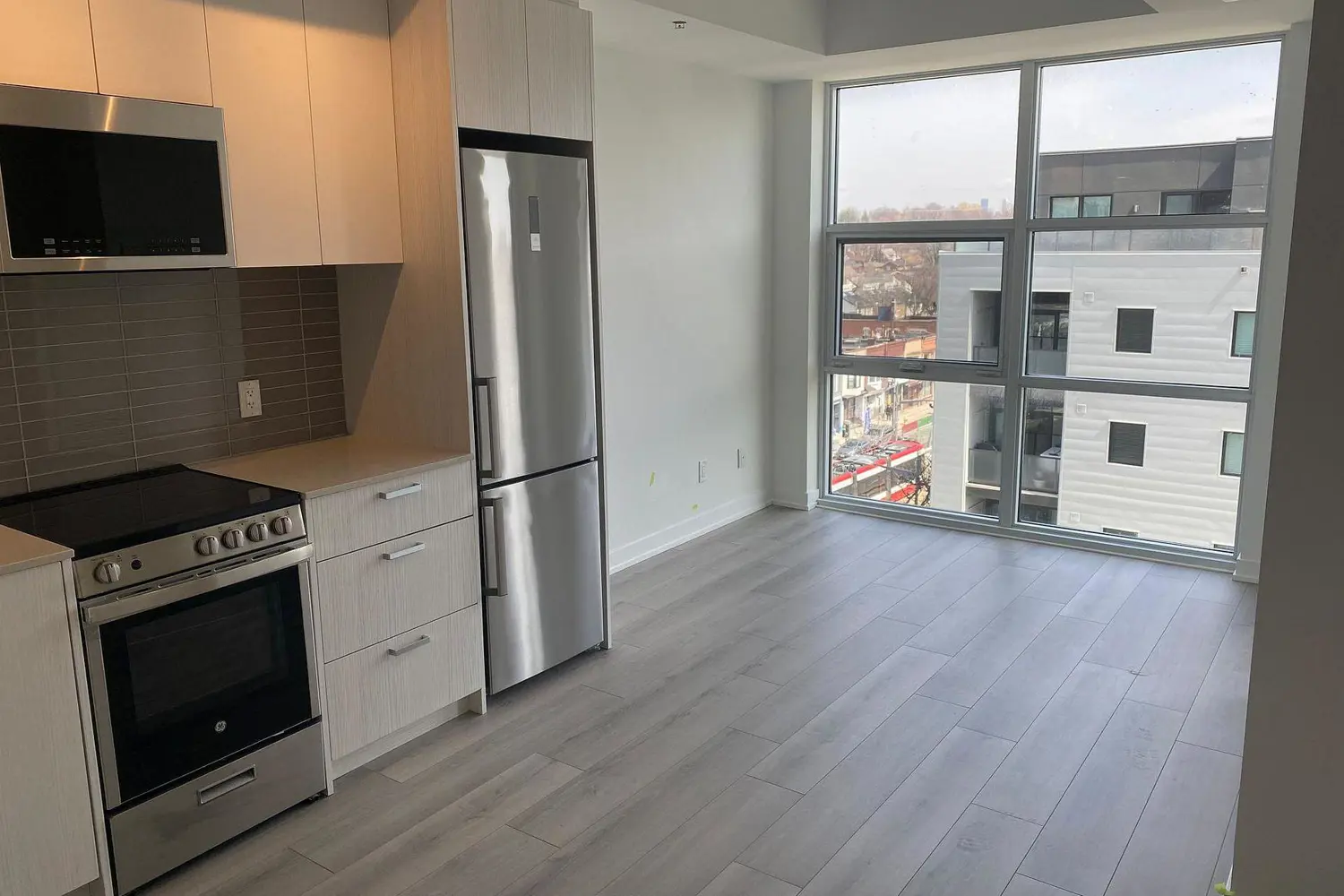 1787 St Clair Avenue 621 photo 4