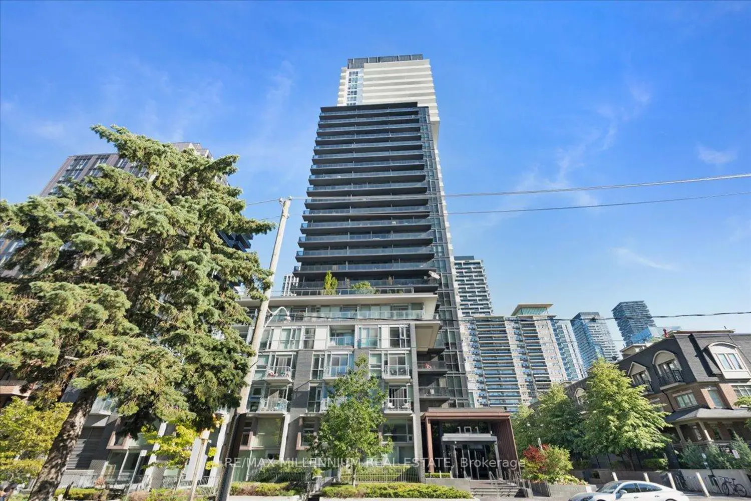 101 Erskine Avenue 1105