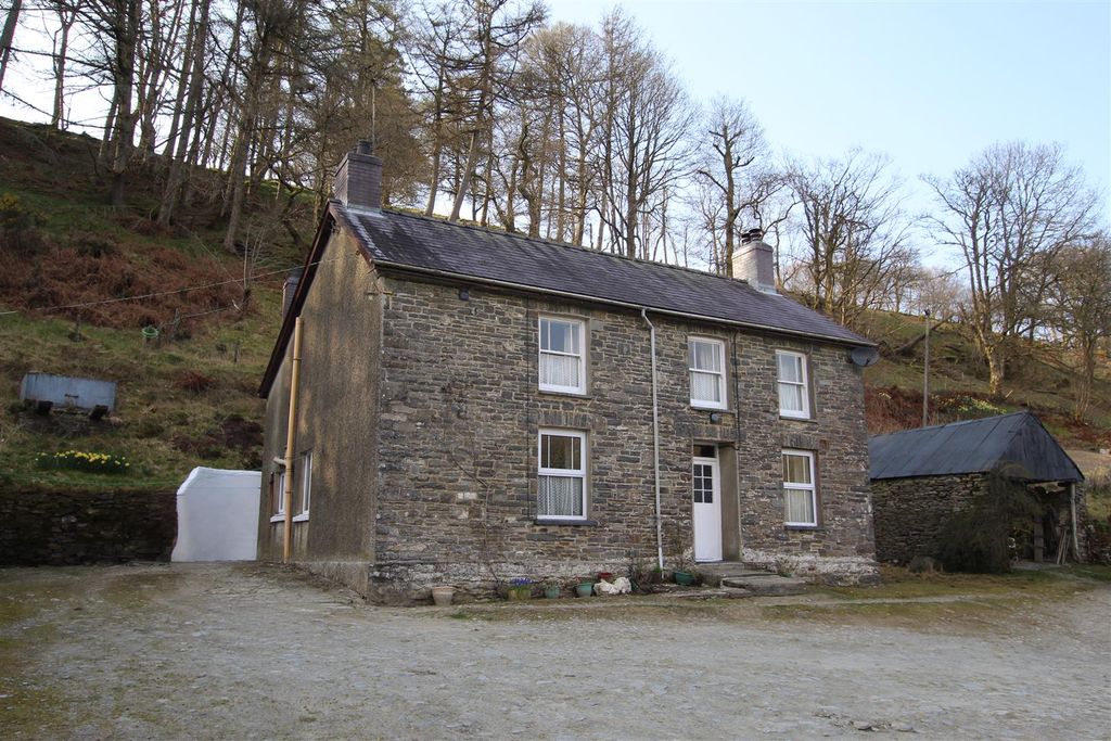 4 bed farm for saleCwmann, Lampeter SA48 photo 5