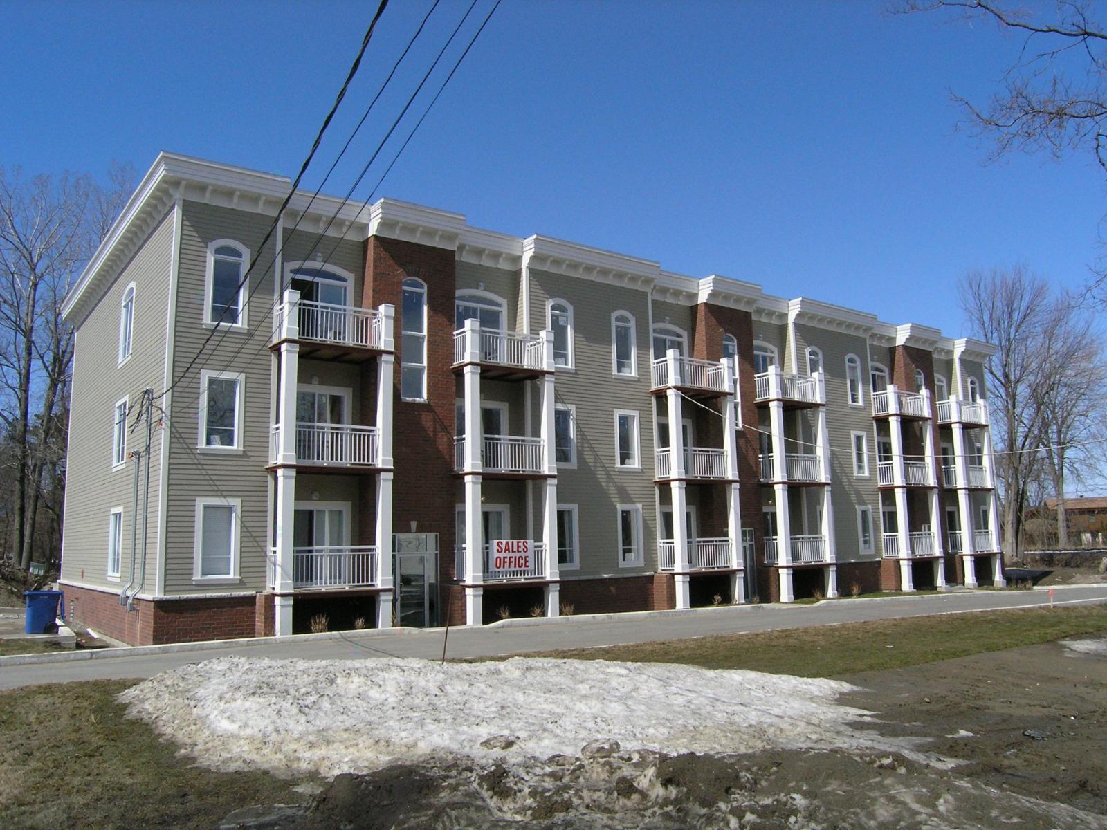 50 Rue Lower Maple