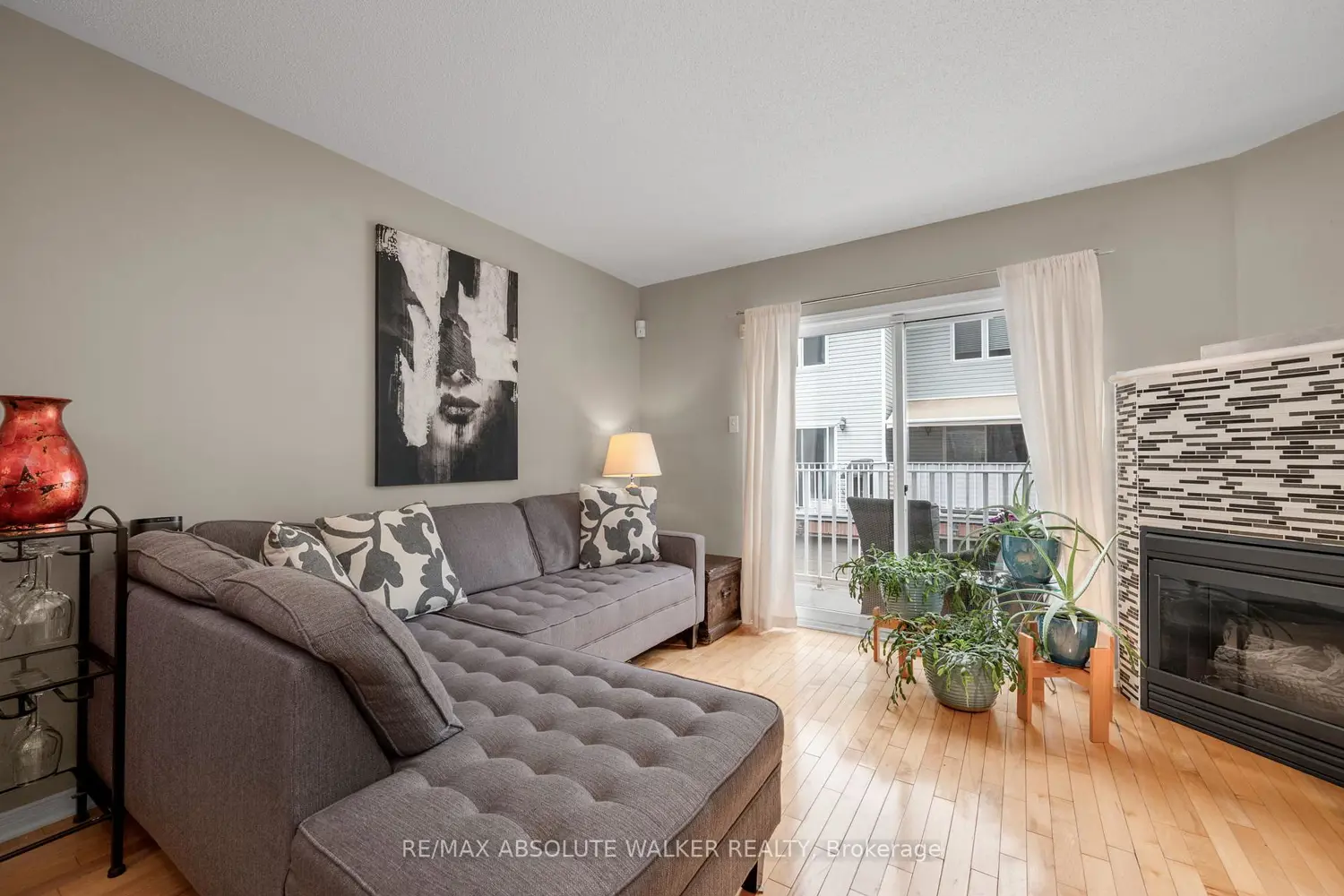 395 Bell Street 9 photo 4