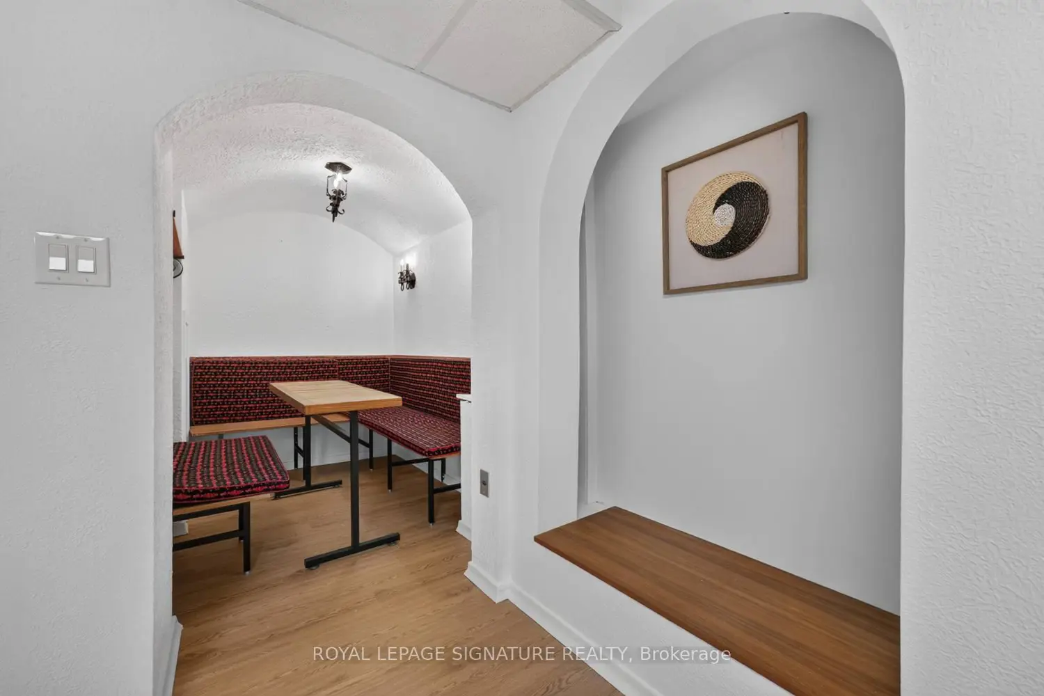 11 Regency Square photo 5