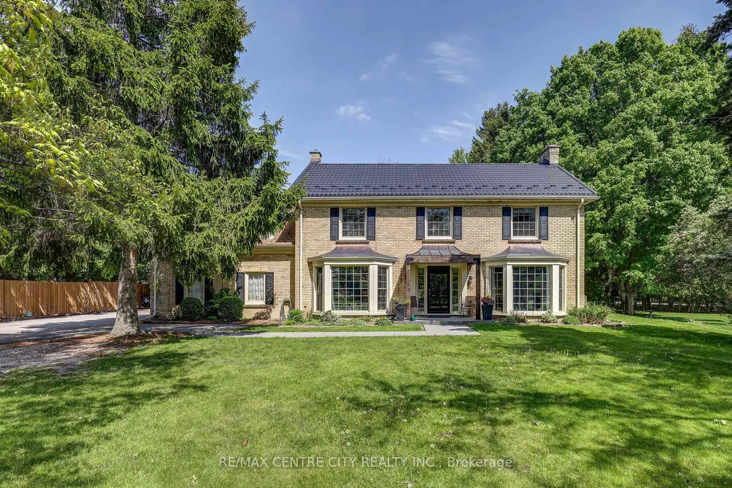 339 Sunset Drive photo 2
