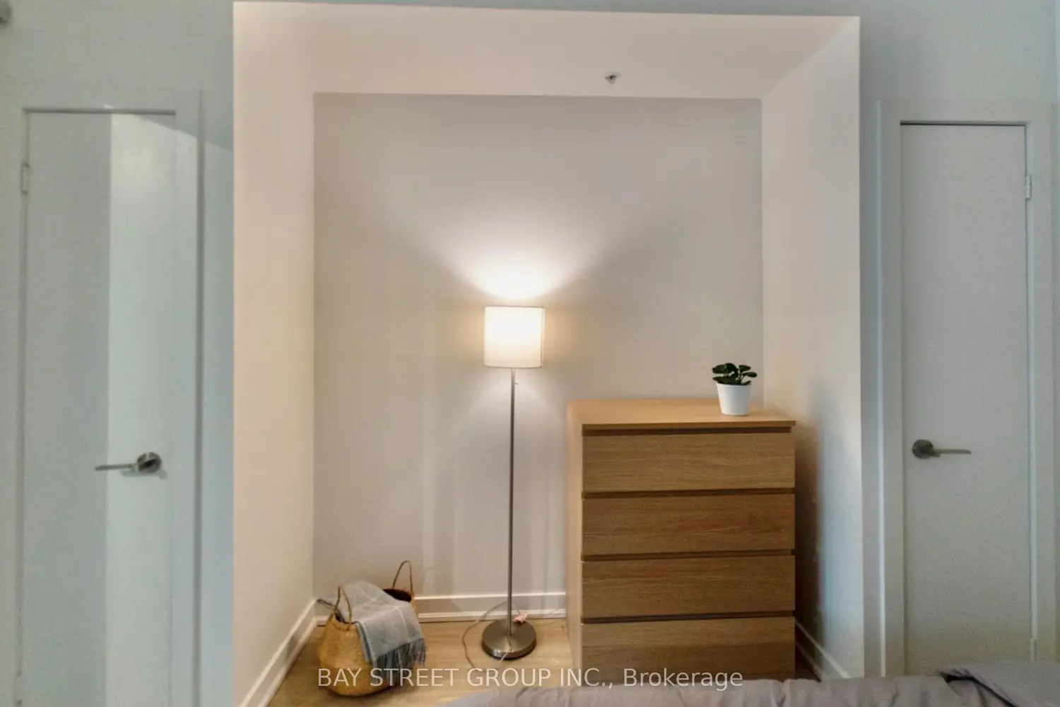199 Richmond Street 203 photo 4