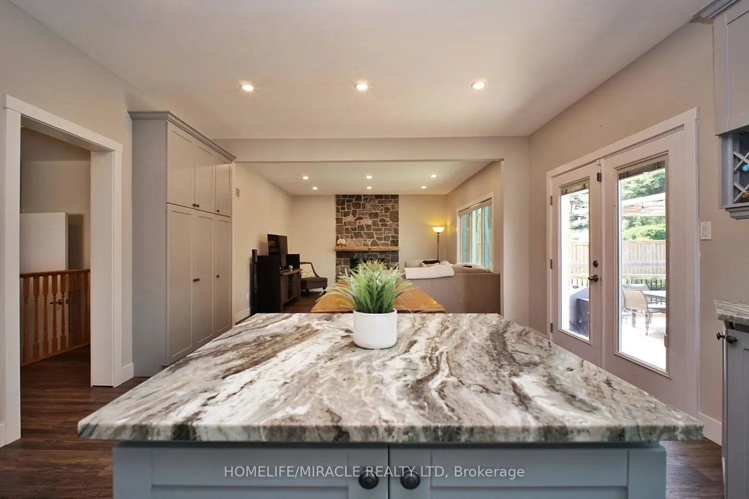 40 Mccormick Drive photo 5