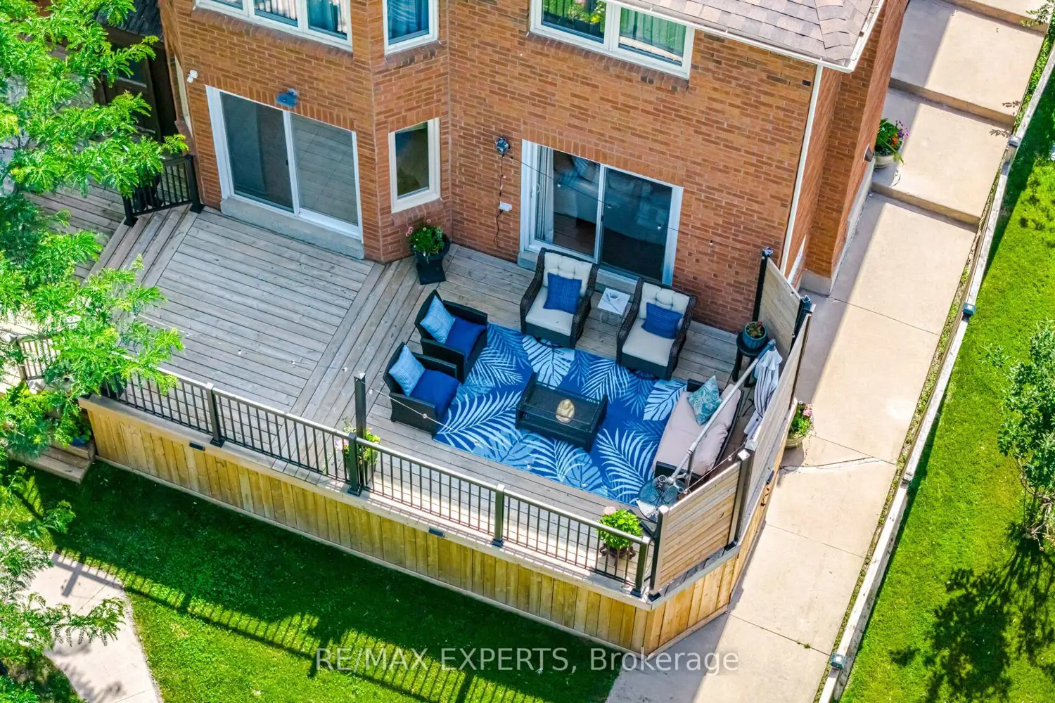 12 Kingfisher Court photo 4