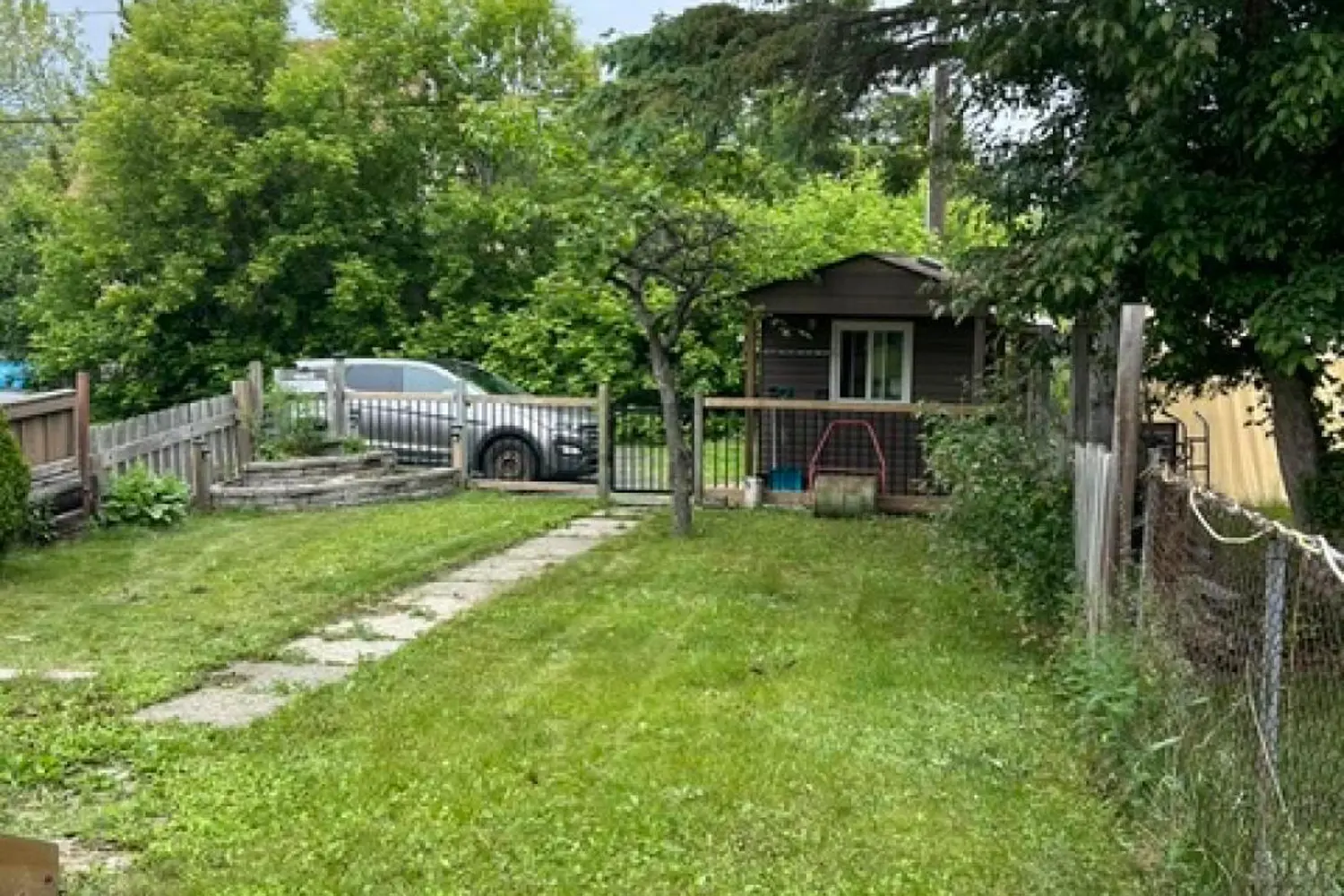 490 Van Norman photo 3