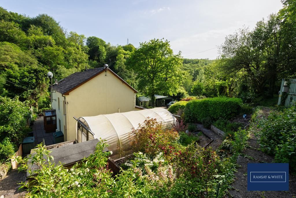 4 bed detached house for saleTramroadside, Edwardsville, Treharris CF46 photo 3