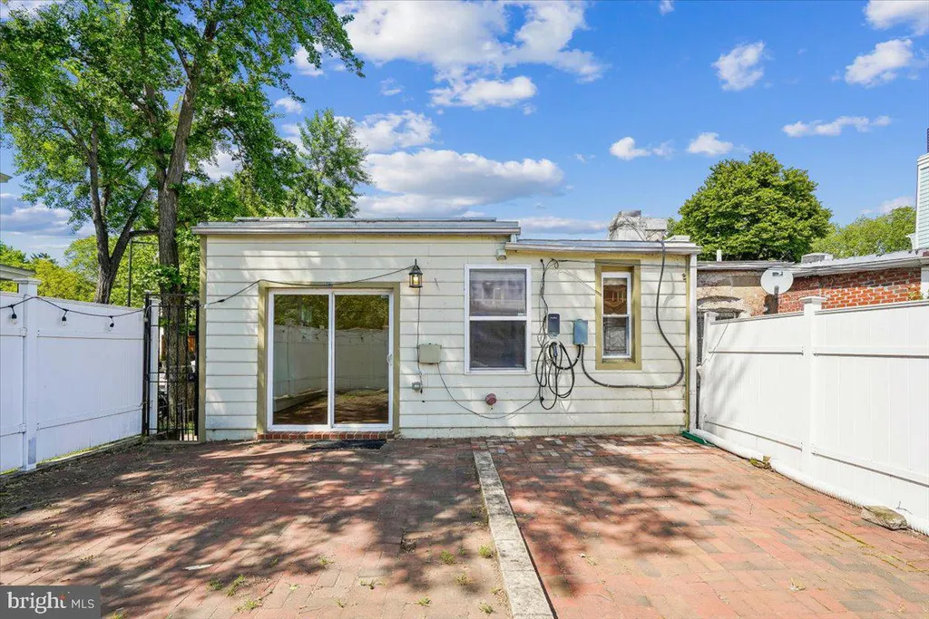 1339 C Street NE, Washington, DC 20002