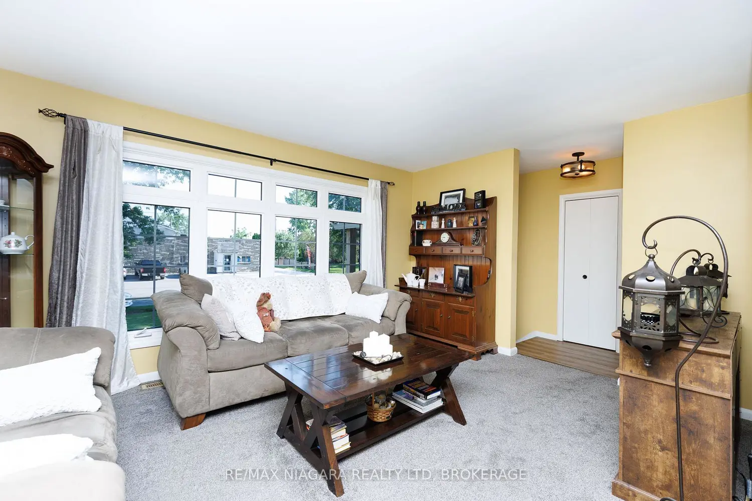 238 Walden Boulevard photo 4