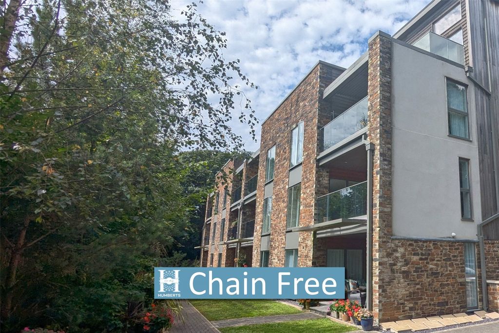 2 bed flat for saleThe Hideaway, Tremorvah Barton, Truro, Cornwall TR1