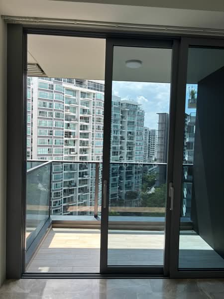 18A Amber Gardens photo 3