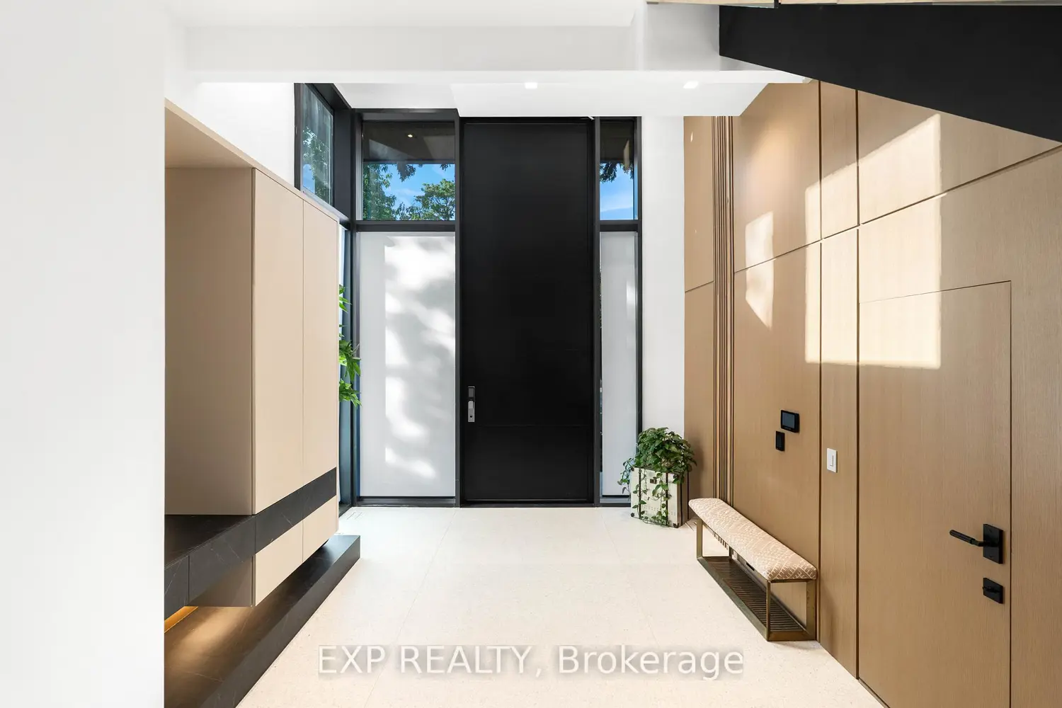 65 Edgecroft Road photo 2