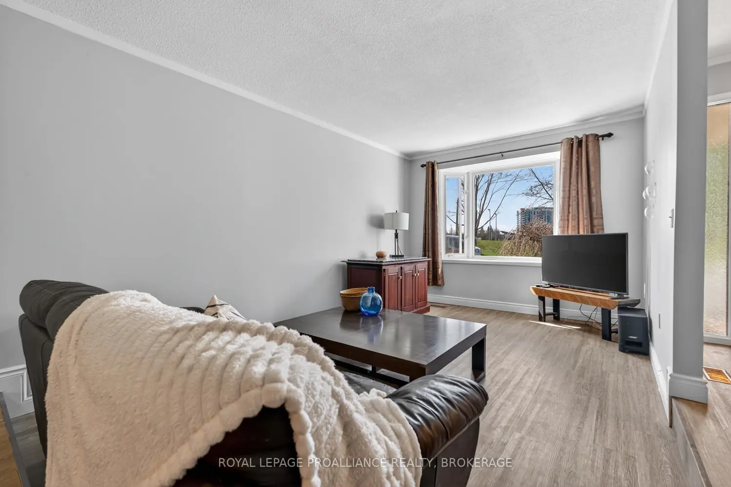 16 Grenadier Drive photo 5