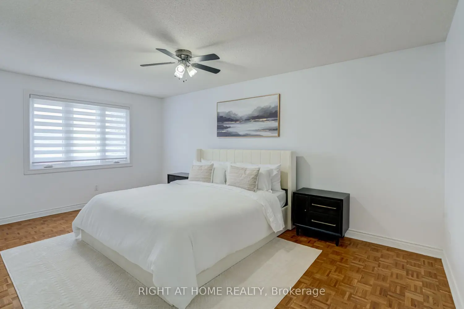 123 Lamp Crescent photo 4