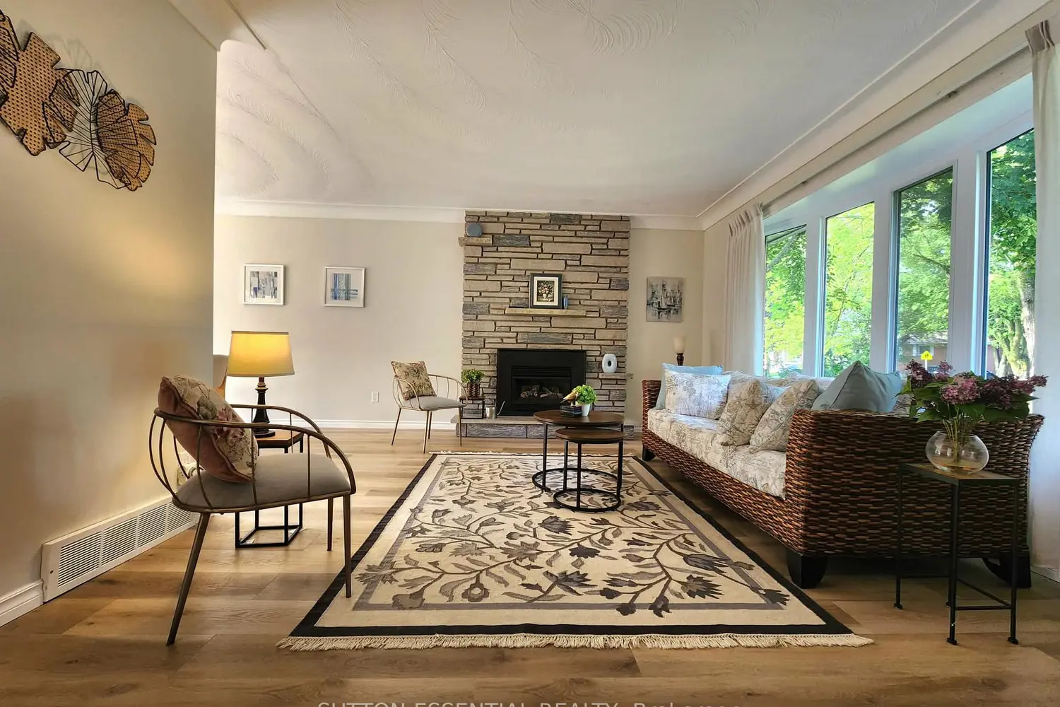 18 Vanier Drive photo 3