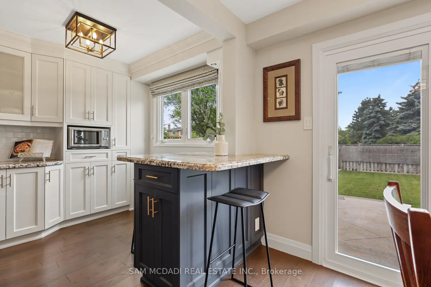 1541 Cuthbert Avenue photo 4