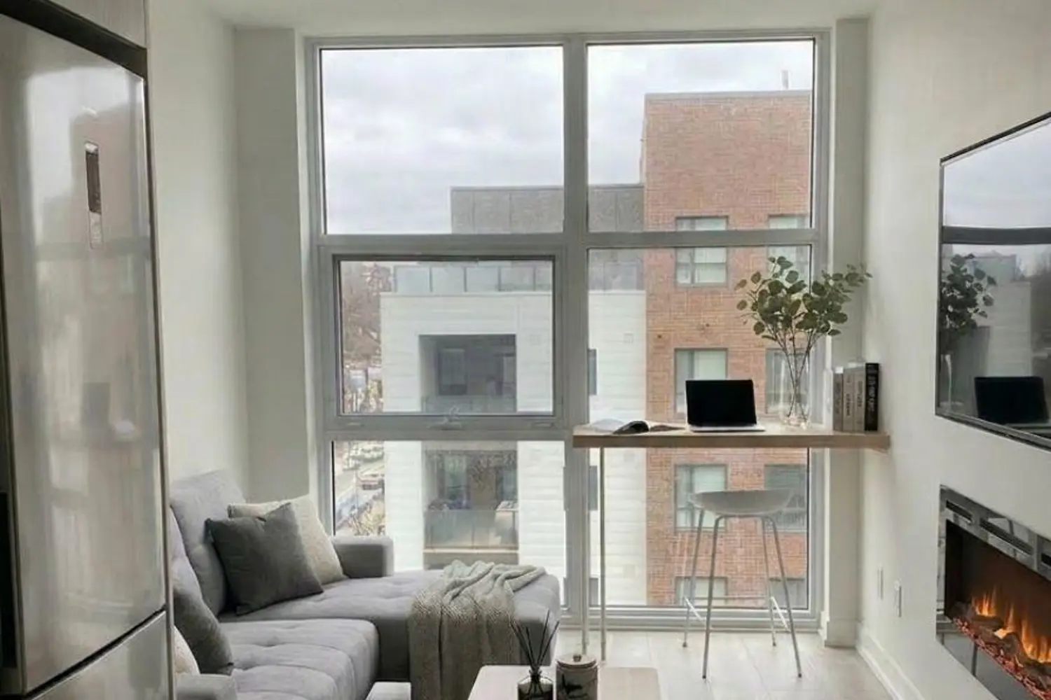 1787 St Clair Avenue 621 photo 2