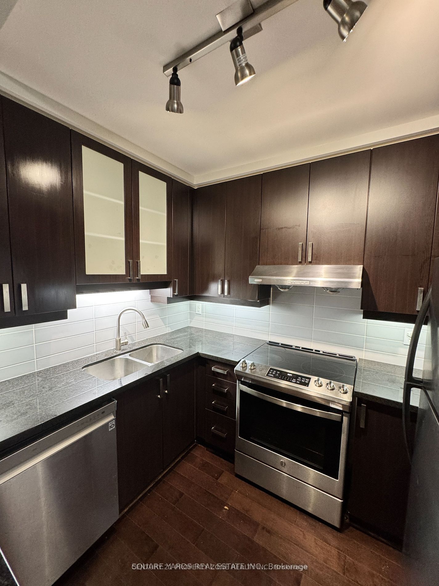 217-39 Upper Duke Crescent, Markham, ON, L6G 0B8 photo 3