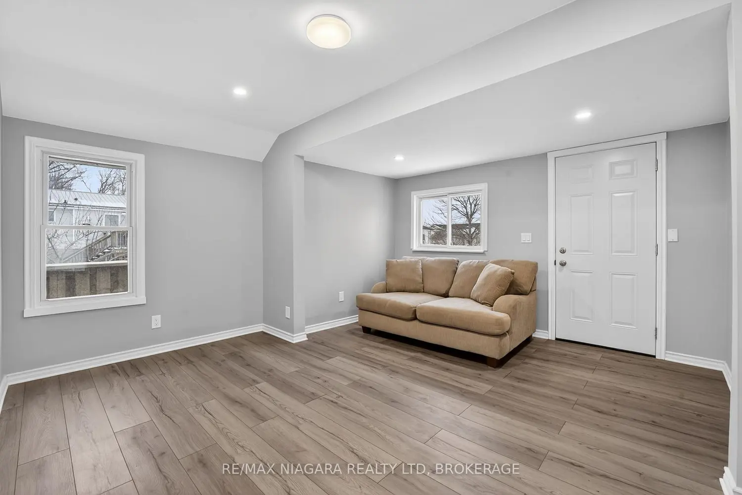 40 Longtent Avenue photo 2