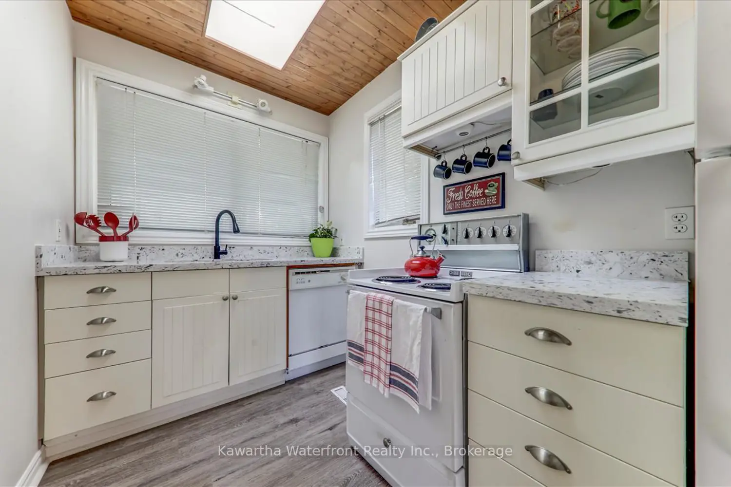 3534 Monck Road photo 5