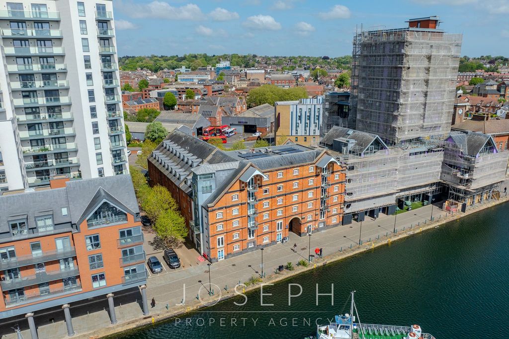 2 bed penthouse for saleKey Street, Ipswich IP4