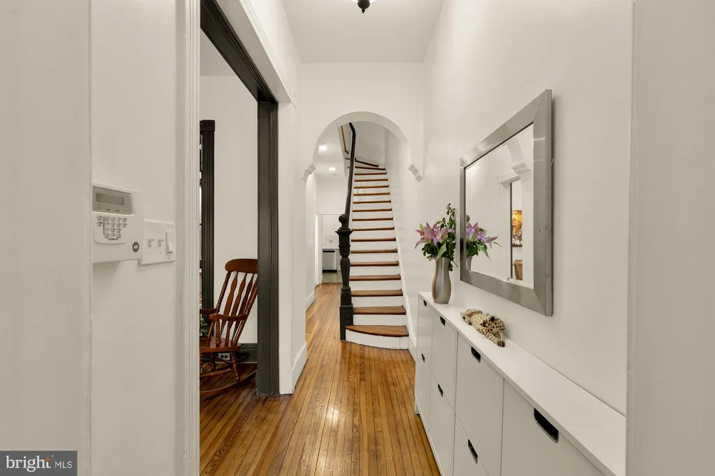 1333 Wallach Place NW, Washington, DC 20009 photo 2