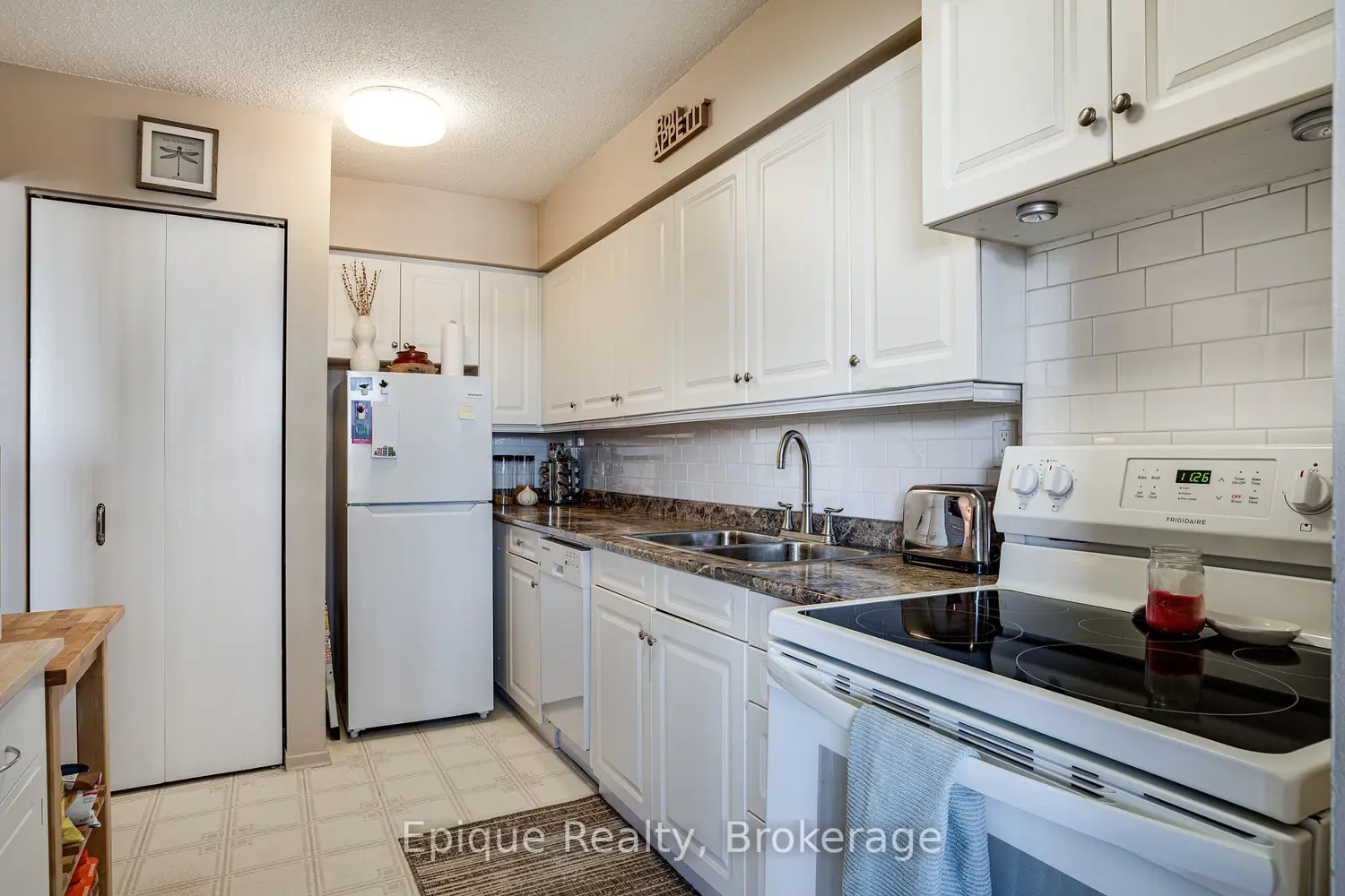 2055 Upper Middle Road 409 photo 3