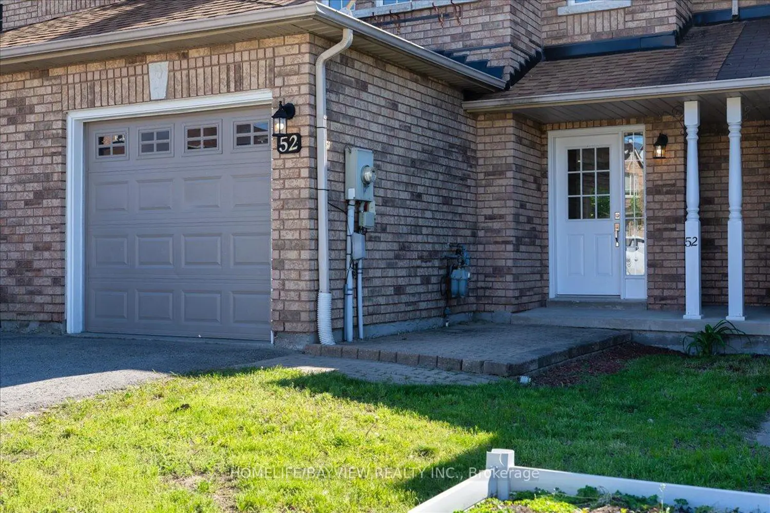 52 Hawthorne Crescent photo 3