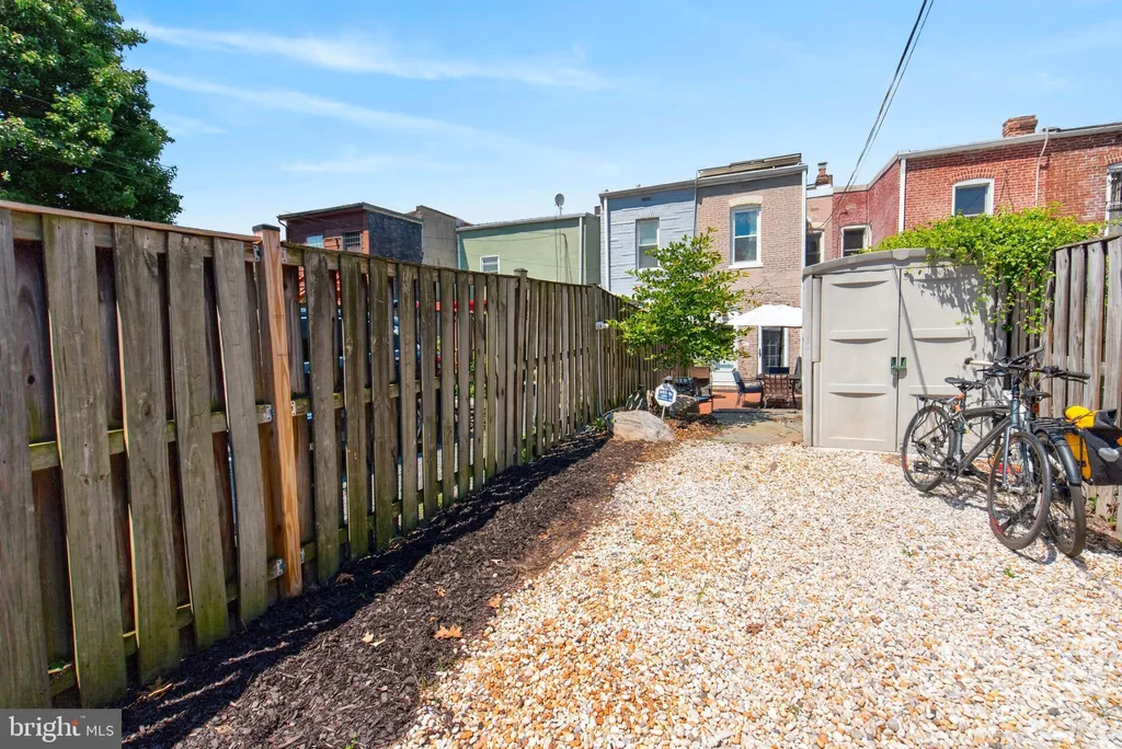 229 10th Street NE, Washington, DC 20002